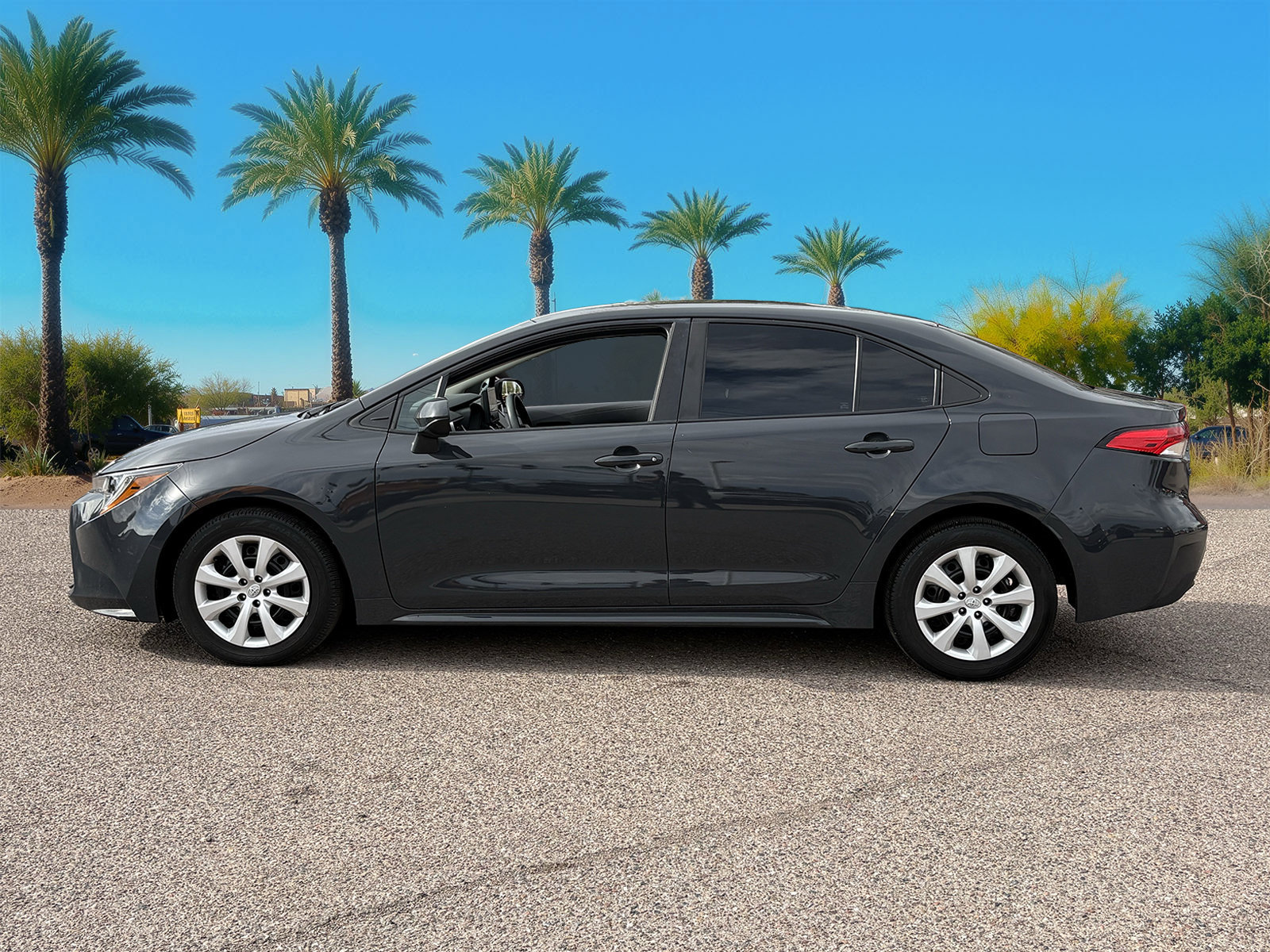 Used 2024 Toyota Corolla LE FWD image 2
