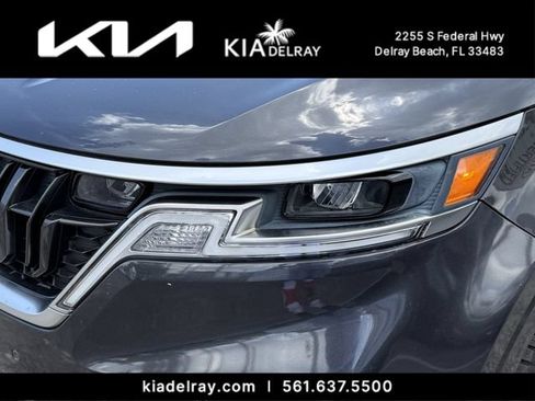 Certified 2024 Kia Carnival EX FWD image 6