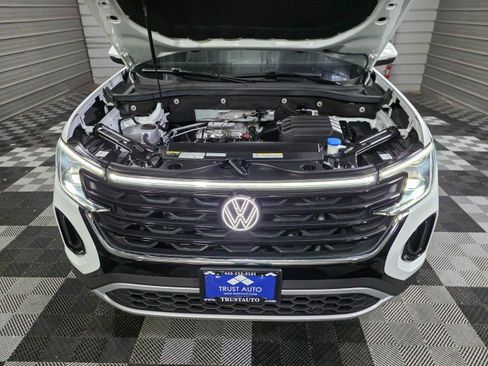 Used 2024 Volkswagen Atlas Cross Sport SE AWD/4WD image 35