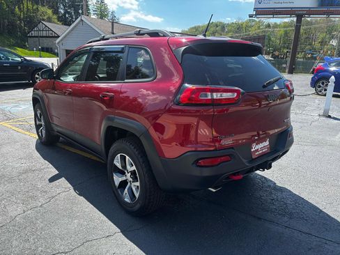 Used 2015 Jeep Cherokee Trailhawk AWD/4WD image 5