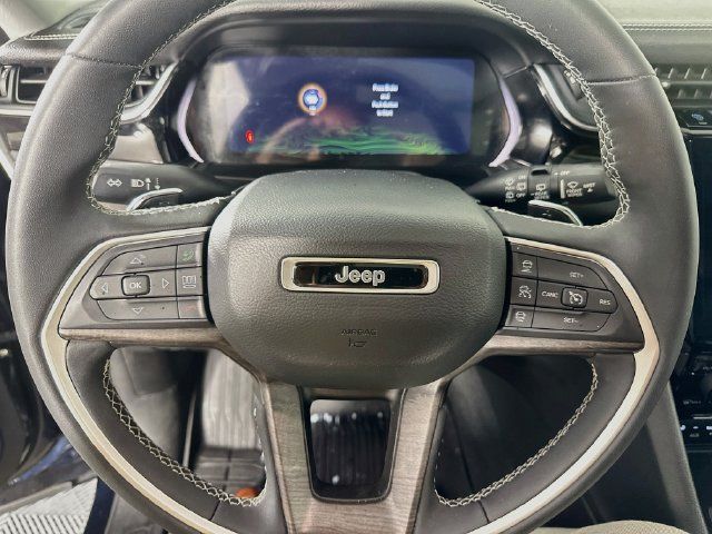 Used 2023 Jeep Grand Cherokee 30th Anniversary AWD/4WD image 23