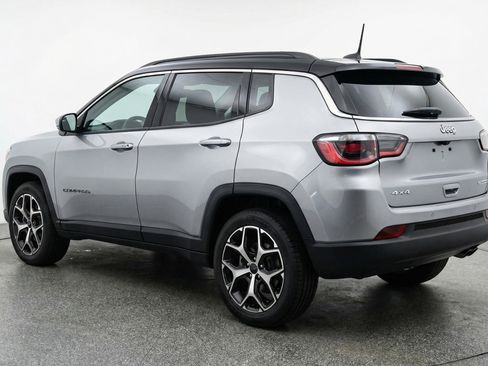 Used 2025 Jeep Compass Limited image 6