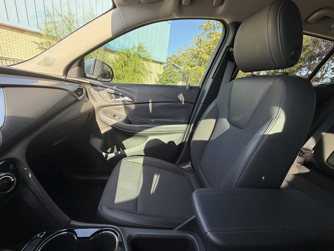 Used 2021 Buick Encore GX Preferred FWD image 35