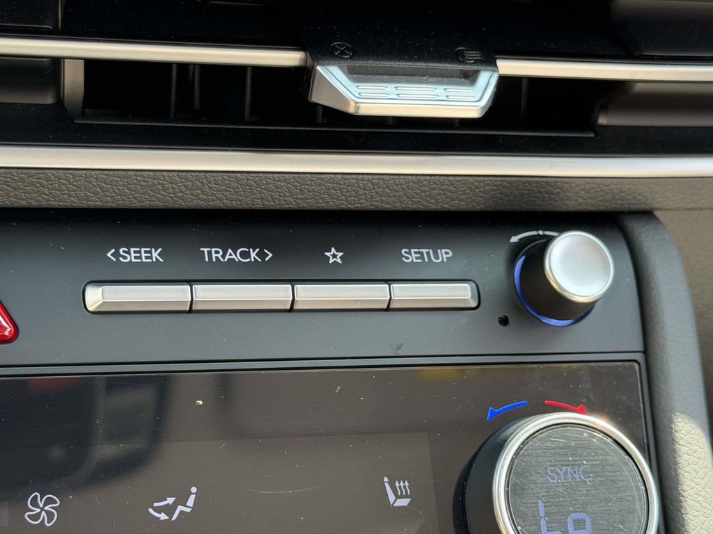 Certified 2025 Hyundai Sonata SEL AWD/4WD image 33