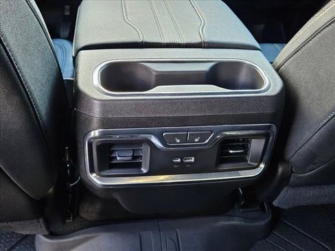 Used 2024 Chevrolet Silverado 2500 High Country w/ High Country Premium Package AWD/4WD image 19