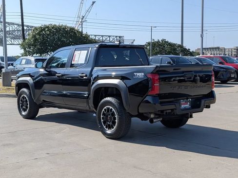 Used 2024 Toyota Tacoma TRD Off-Road AWD/4WD image 7
