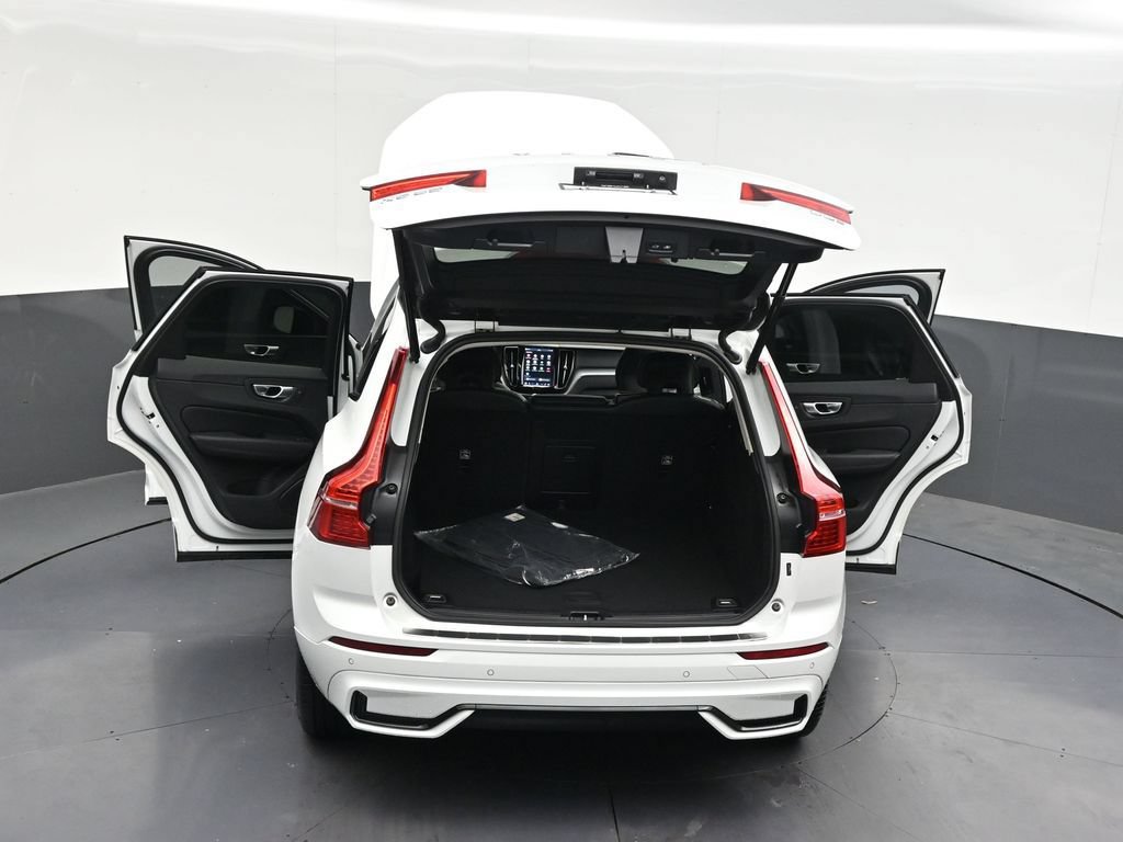 Certified 2024 Volvo XC60 B5 Core w/ Protection Package Premier AWD/4WD image 36