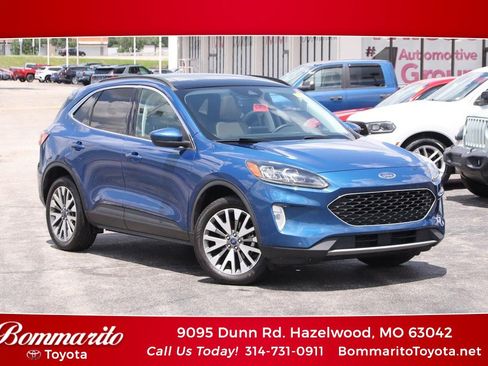 Used 2022 Ford Escape Titanium w/ Class II Trailer Tow Package AWD/4WD image 1