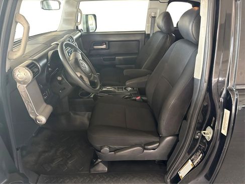 Used 2007 Toyota FJ Cruiser 2WD image 9