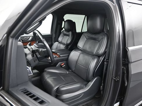 Used 2023 Lincoln Navigator L Reserve AWD/4WD image 8