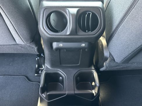 New 2025 Jeep Gladiator Sport image 22