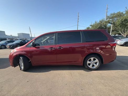 Used 2017 Toyota Sienna L FWD image 8