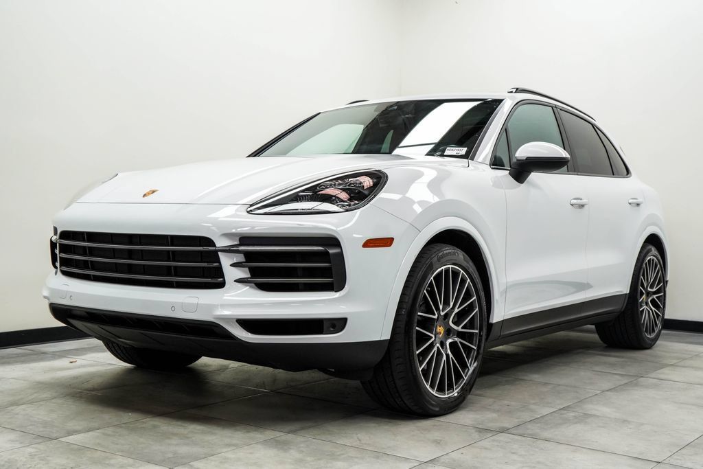 Used 2022 Porsche Cayenne S Platinum AWD/4WD image 9