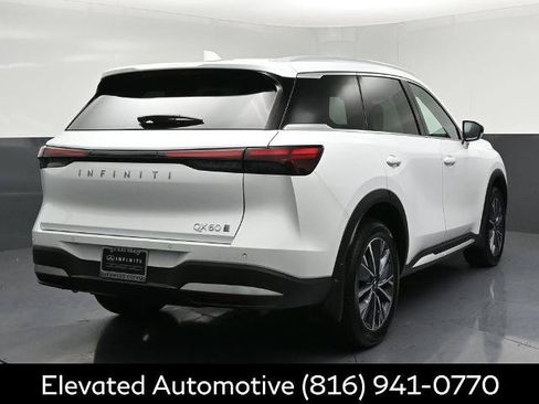 Certified 2026 INFINITI QX60 Luxe w/ Family Package AWD/4WD image 4