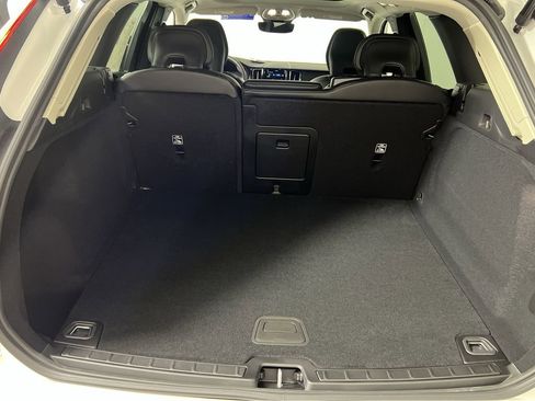 Certified 2025 Volvo XC60 B5 Core w/ Climate Package image 23