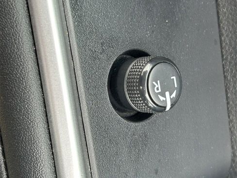 Used 2021 Toyota Highlander XSE image 27