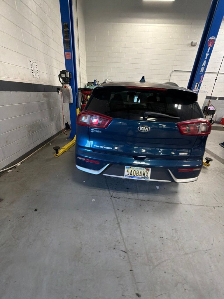 Used 2019 Kia Niro Touring FWD image 5