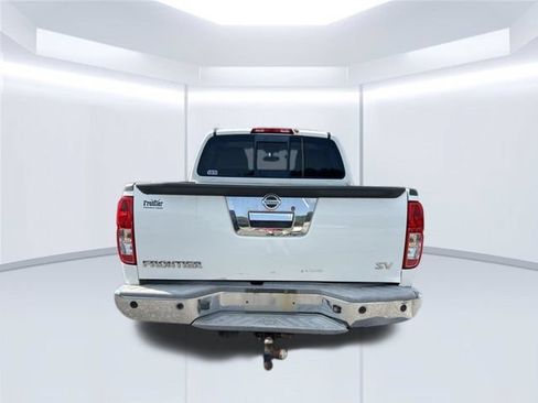 Used 2015 Nissan Frontier SV w/ SV Value Truck Package RWD image 7