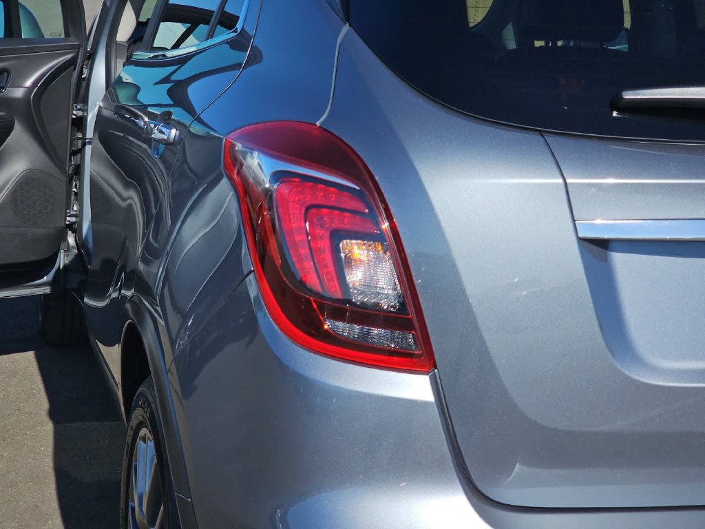 Used 2019 Buick Encore Sport Touring w/ Safety Package AWD/4WD image 40