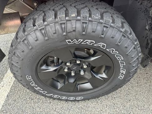 Used 2025 RAM 1500 Warlock AWD/4WD image 6