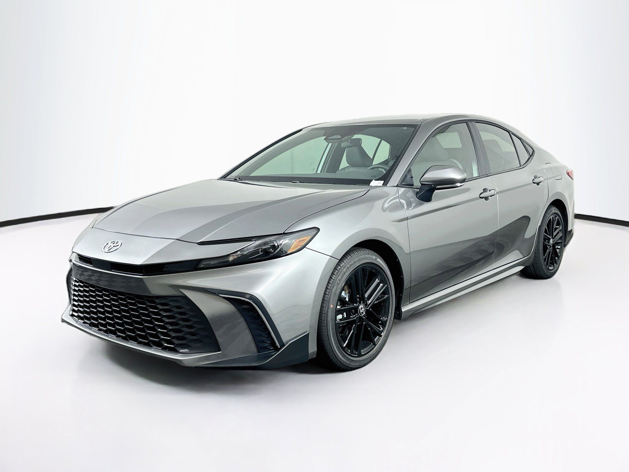 Used 2026 Toyota Camry SE FWD image 3
