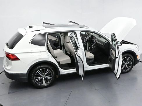 Used 2019 Volkswagen Tiguan SEL FWD image 40