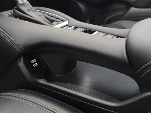 Used 2024 Honda HR-V EX-L image 16