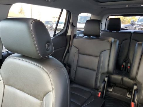 Used 2019 GMC Acadia SLT image 14