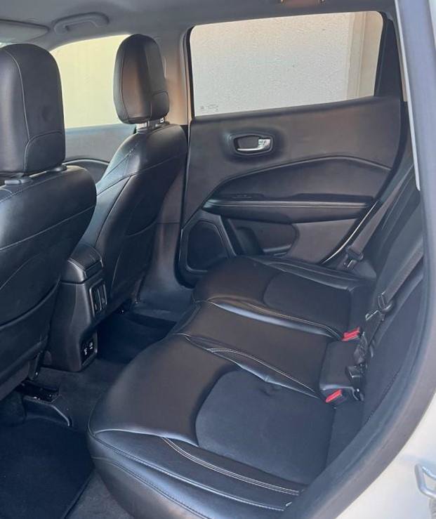 Used 2018 Jeep Compass Latitude w/ Popular Equipment Group FWD image 23