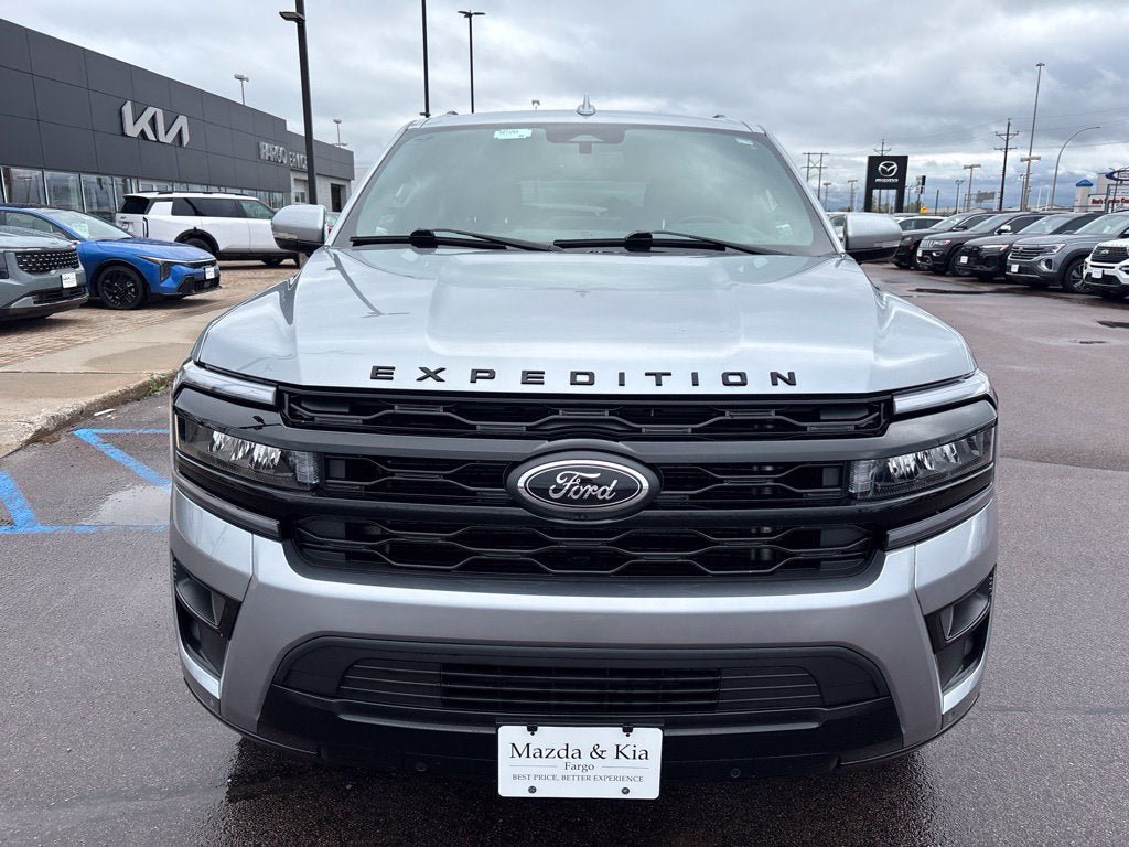 Used 2024 Ford Expedition Max Limited AWD/4WD image 2