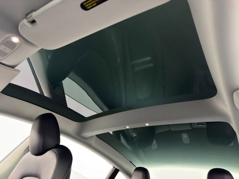 Used 2022 Tesla Model 3 Long Range image 12