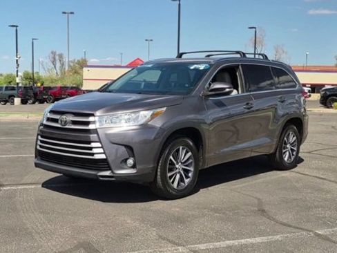 Used 2018 Toyota Highlander XLE FWD image 4