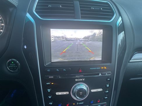 Used 2016 Ford Explorer Platinum image 7