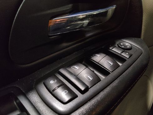 Used 2020 Dodge Grand Caravan SXT FWD image 27