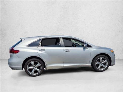 Used 2013 Toyota Venza XLE w/ XLE Premium Pkg FWD image 4