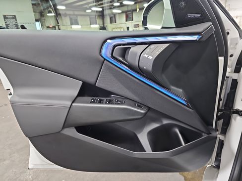 Certified 2025 BMW X3 xDrive30i w/ M Sport Package image 28