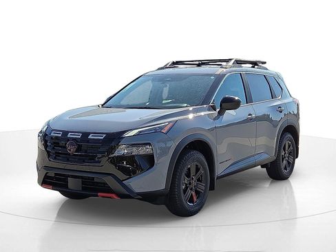 Used 2026 Nissan Rogue SV image 2