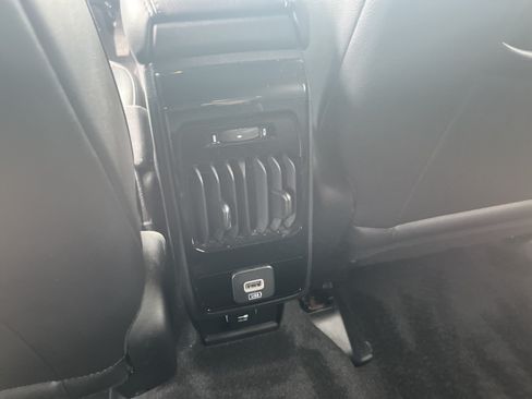 Used 2023 Jeep Compass Limited w/ Sun and Sound Group AWD/4WD image 32