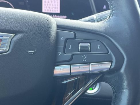 Used 2022 Cadillac Escalade Premium Luxury AWD/4WD image 32