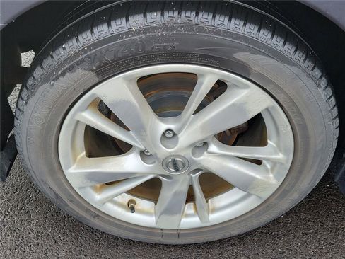 Used 2013 Nissan Altima 2.5 SL w/ Technology Pkg image 6