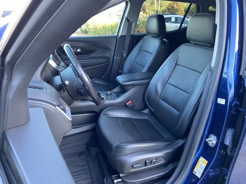Used 2022 GMC Terrain SLT w/ LPO, Floor Liner Package image 17