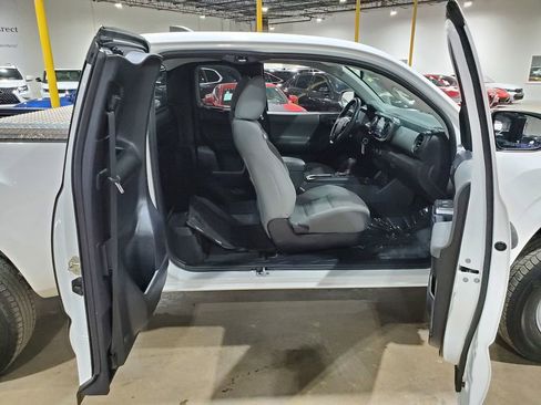 Used 2020 Toyota Tacoma SR RWD image 21