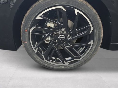 New 2026 Nissan Sentra SR w/ SR Premium Package FWD image 9