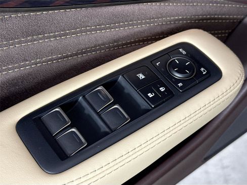 Used 2019 Lexus LS 500 w/ Interior Upgrade Package RWD image 29