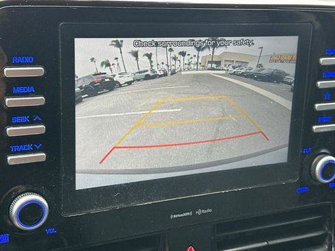 Used 2020 Hyundai Ioniq SE FWD image 19