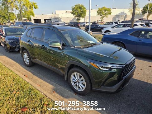 Used 2024 Toyota Corolla Cross LE AWD/4WD image 2