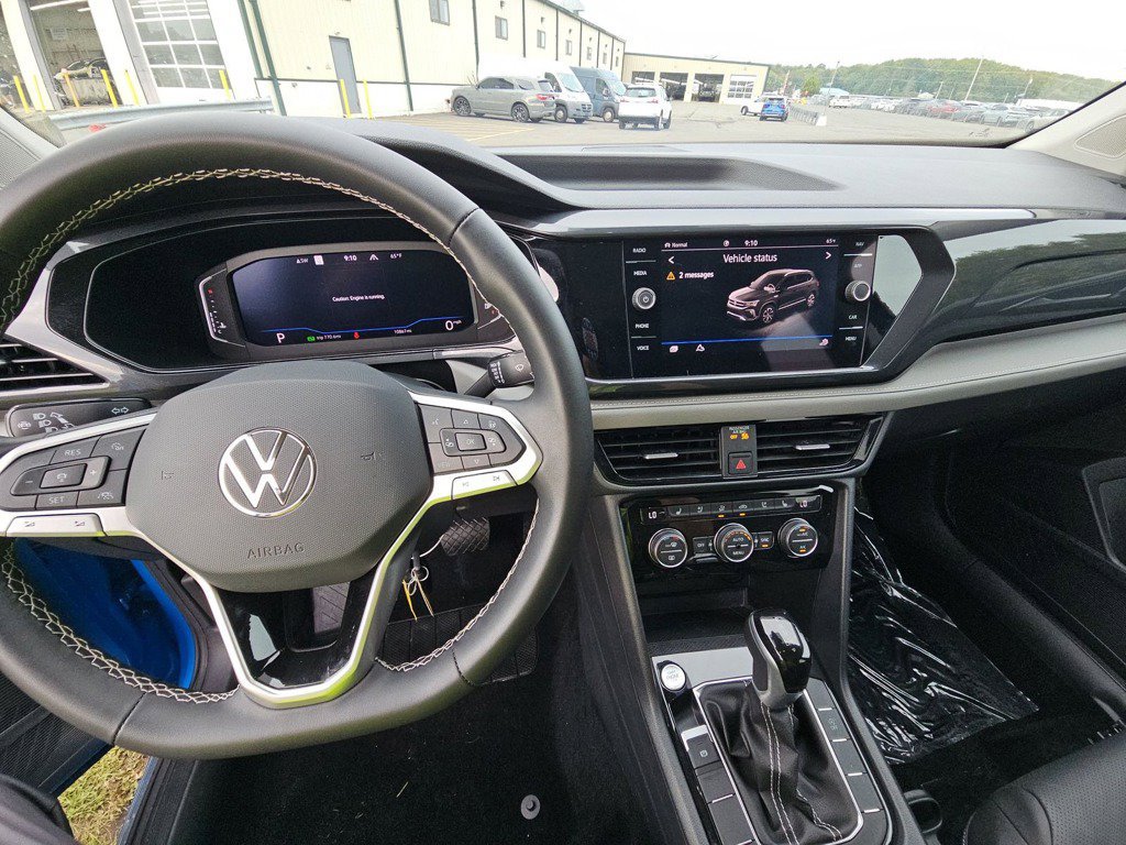 Used 2024 Volkswagen Taos SEL AWD/4WD image 10
