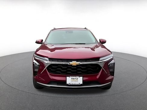 Used 2025 Chevrolet Trax LT image 3