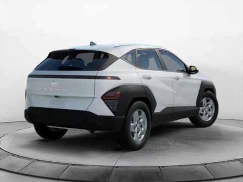 New 2026 Hyundai Kona SE image 4