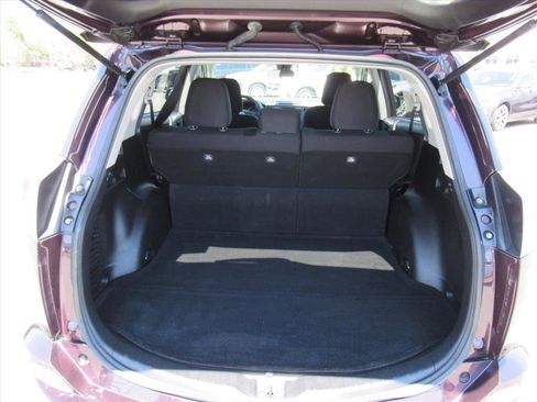Used 2017 Toyota RAV4 LE image 29